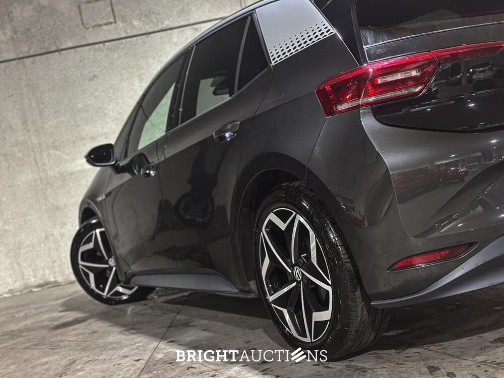 Volkswagen ID.3 First Plus 58 kWh 204pk 2020 (Origineel-NL + 1e Eigenaar), J-864-VJ