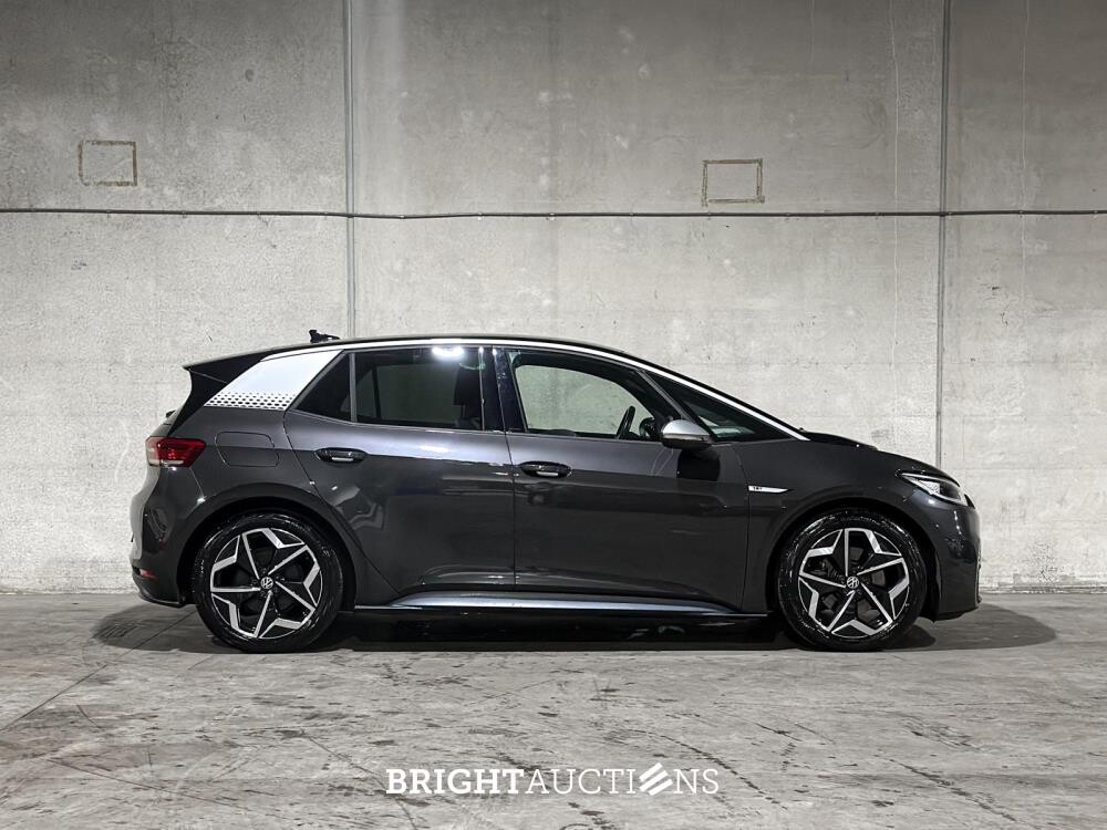Volkswagen ID.3 First Plus 58 kWh 204pk 2020 (Origineel-NL + 1e Eigenaar), J-864-VJ