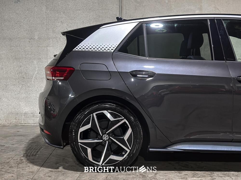 Volkswagen ID.3 First Plus 58 kWh 204pk 2020 (Origineel-NL + 1e Eigenaar), J-864-VJ