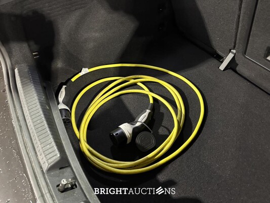 Volkswagen ID.3 First Plus 58 kWh 204pk 2020 (Origineel-NL + 1e Eigenaar), J-864-VJ