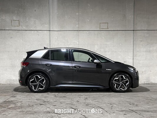 Volkswagen ID.3 First Plus 58 kWh 204pk 2020 (Origineel-NL + 1e Eigenaar), J-864-VJ