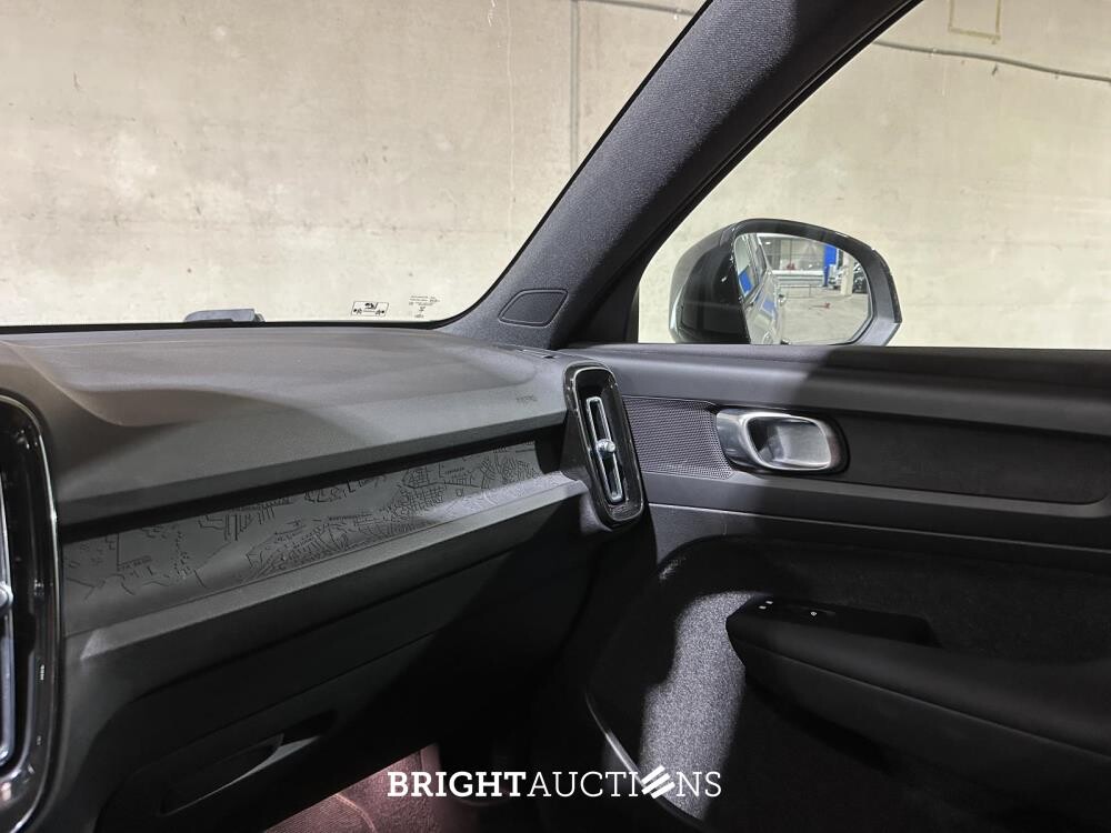 Volvo XC40 Recharge Core 70 kWh 231pk 2022 (Origineel-NL + 1e Eigenaar), R-491-BZ