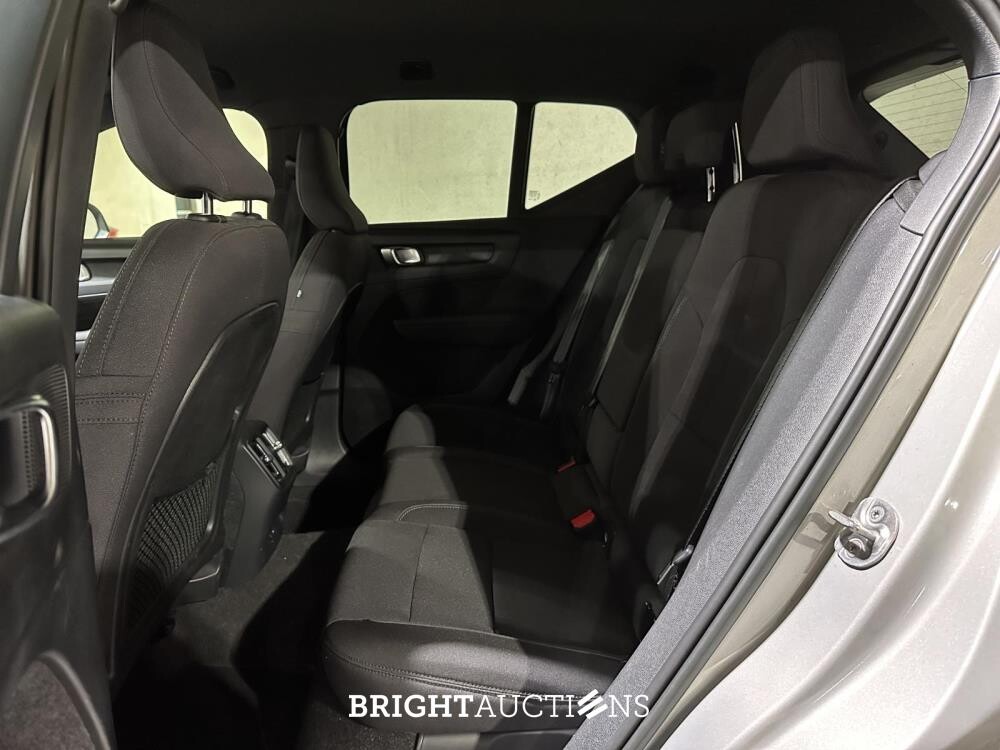 Volvo XC40 Recharge Core 70 kWh 231pk 2022 (Origineel-NL + 1e Eigenaar), R-491-BZ