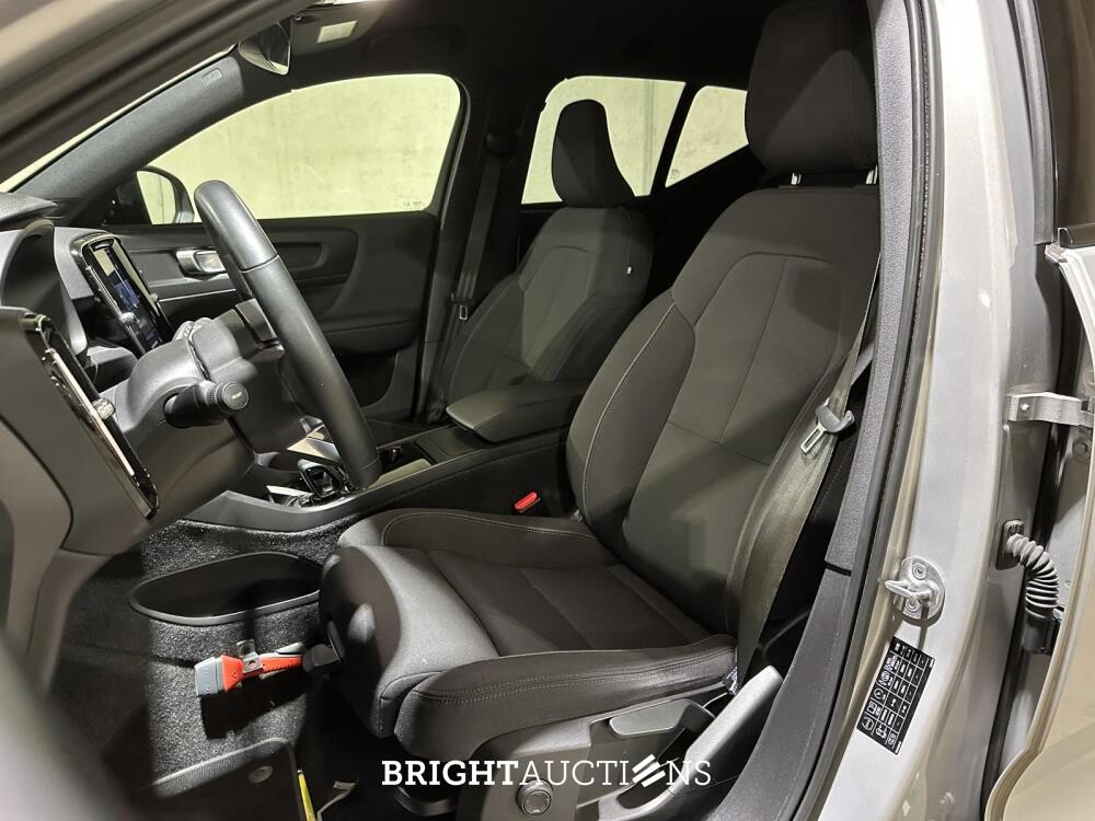 Volvo XC40 Recharge Core 70 kWh 231pk 2022 (Origineel-NL + 1e Eigenaar), R-491-BZ