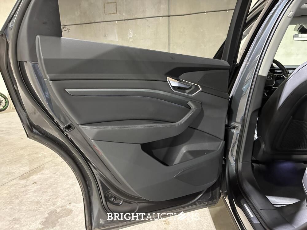 Audi e-tron 50 Quattro Business Edition Plus 71 kWh 313pk 2020 (Origineel-NL + 1e Eigenaar), K-649-JJ