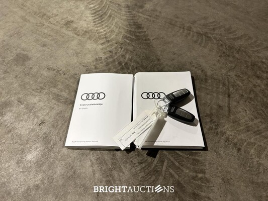Audi e-tron 50 Quattro Business Edition Plus 71 kWh 313pk 2020 (Origineel-NL + 1e Eigenaar), K-649-JJ
