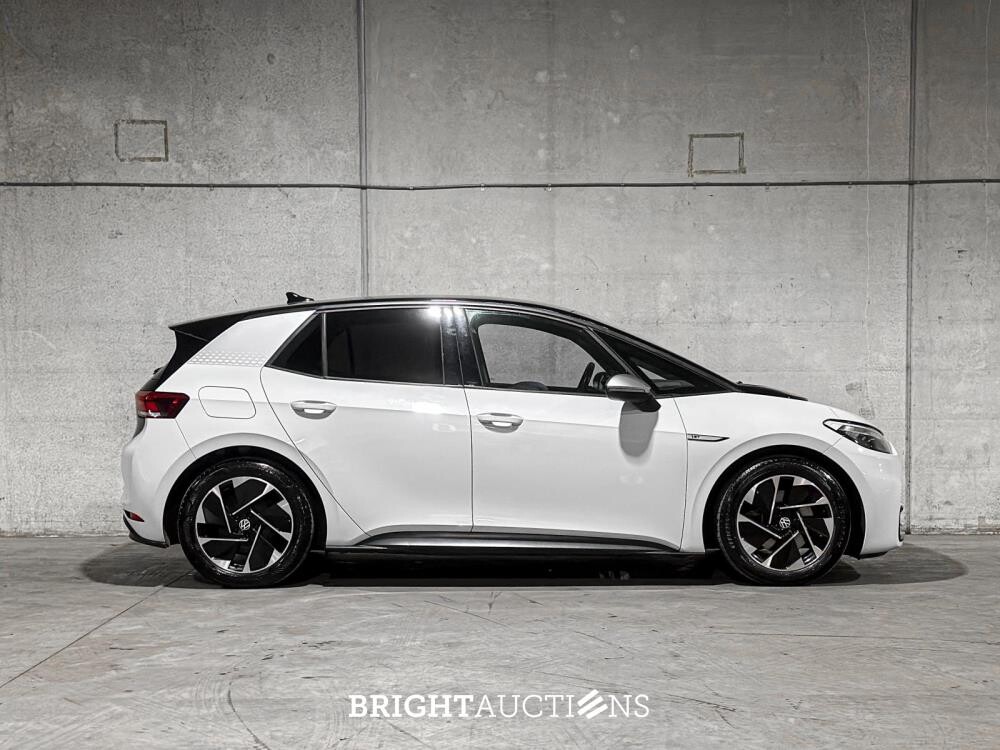 Volkswagen ID.3 First 58 kWh 204pk 2020 (Origineel-NL + 1e Eigenaar), J-473-ZZ