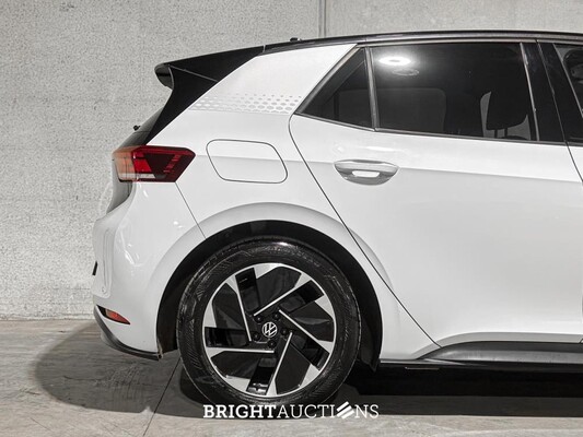 Volkswagen ID.3 First 58 kWh 204pk 2020 (Origineel-NL + 1e Eigenaar), J-473-ZZ