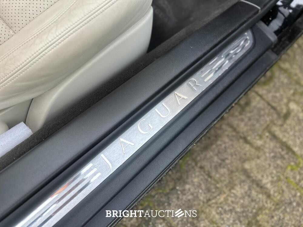 Jaguar XKR 5.0 V8 Supercharged Cabriolet 510pk 2010, SX-332-D