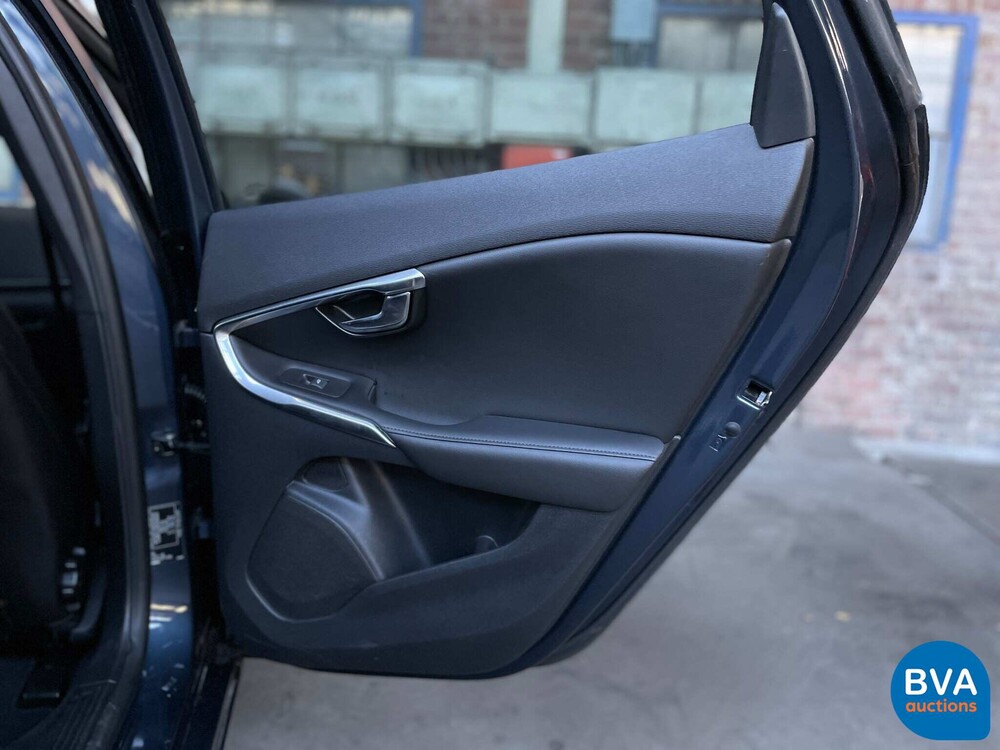 Volvo V40 2.0 D2 Nordic+ 120pk 2016, KT-159-F Orig. NL