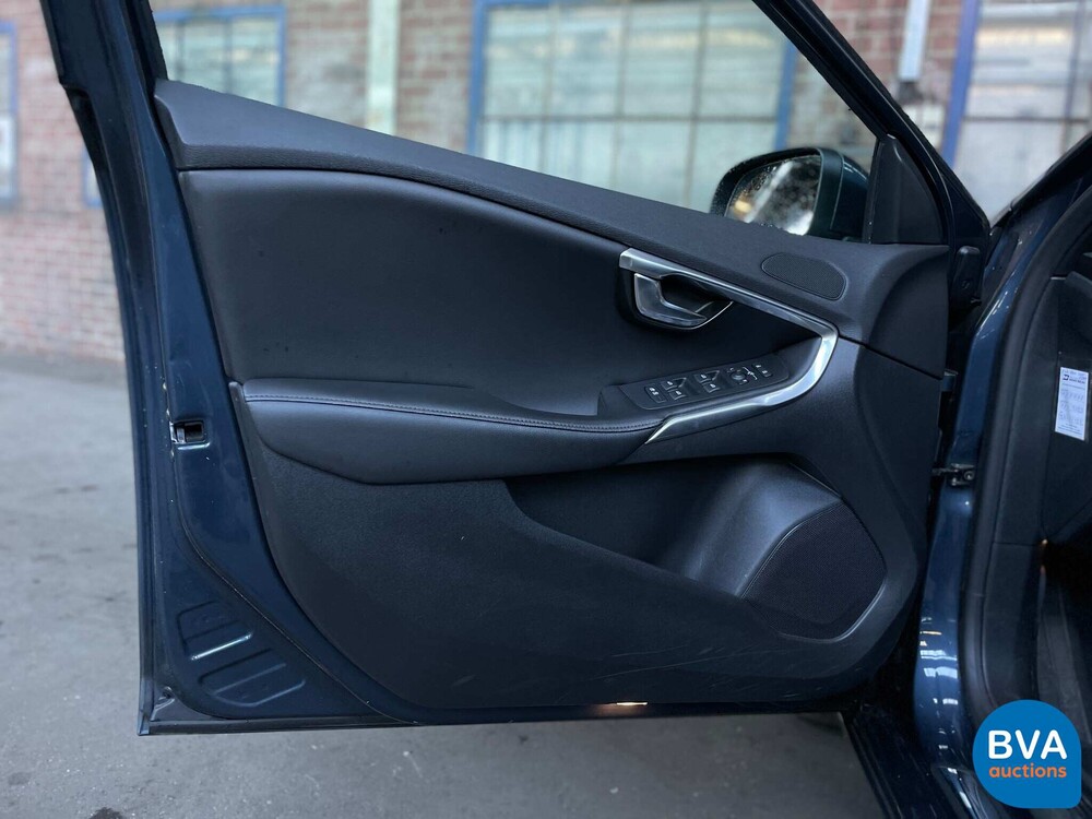 Volvo V40 2.0 D2 Nordic+ 120pk 2016, KT-159-F Orig. NL