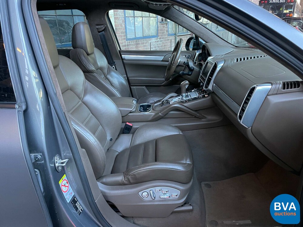 Porsche Cayenne Turbo 4.8 V8 500 PS 2010.