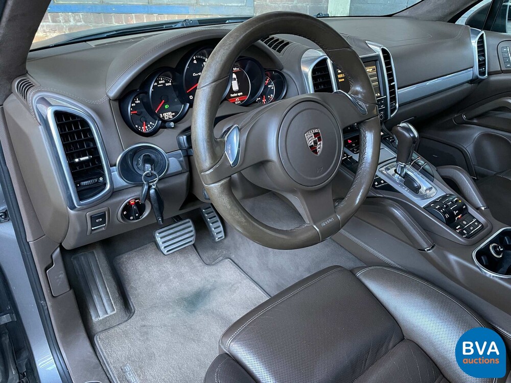 Porsche Cayenne Turbo 4.8 V8 500 PS 2010.