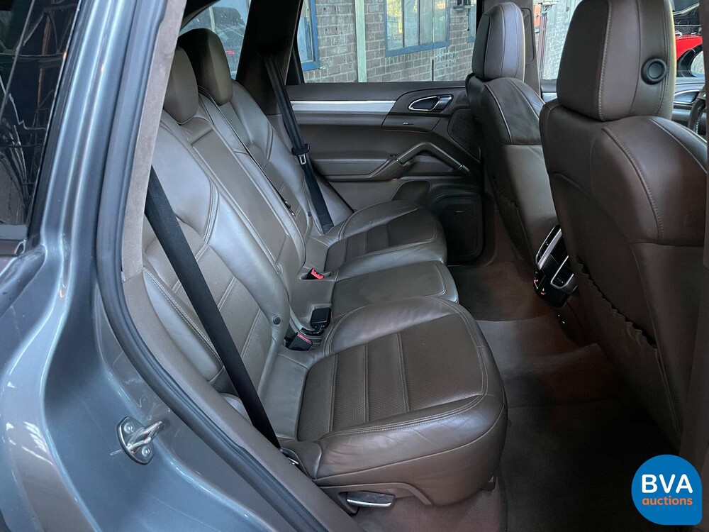 Porsche Cayenne Turbo 4.8 V8 500 PS 2010.