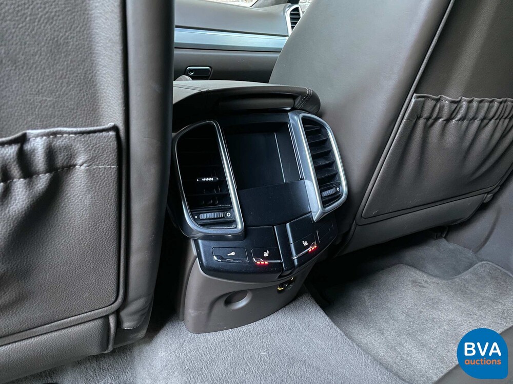 Porsche Cayenne Turbo 4.8 V8 500 PS 2010.