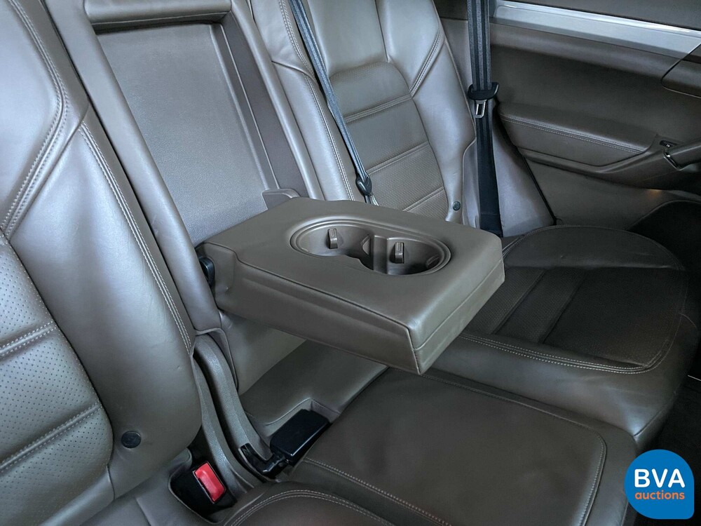 Porsche Cayenne Turbo 4.8 V8 500 PS 2010.