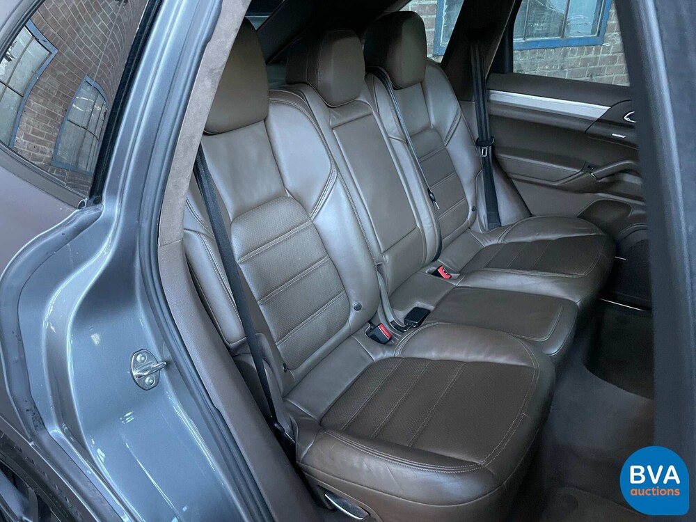Porsche Cayenne Turbo 4.8 V8 500 PS 2010.