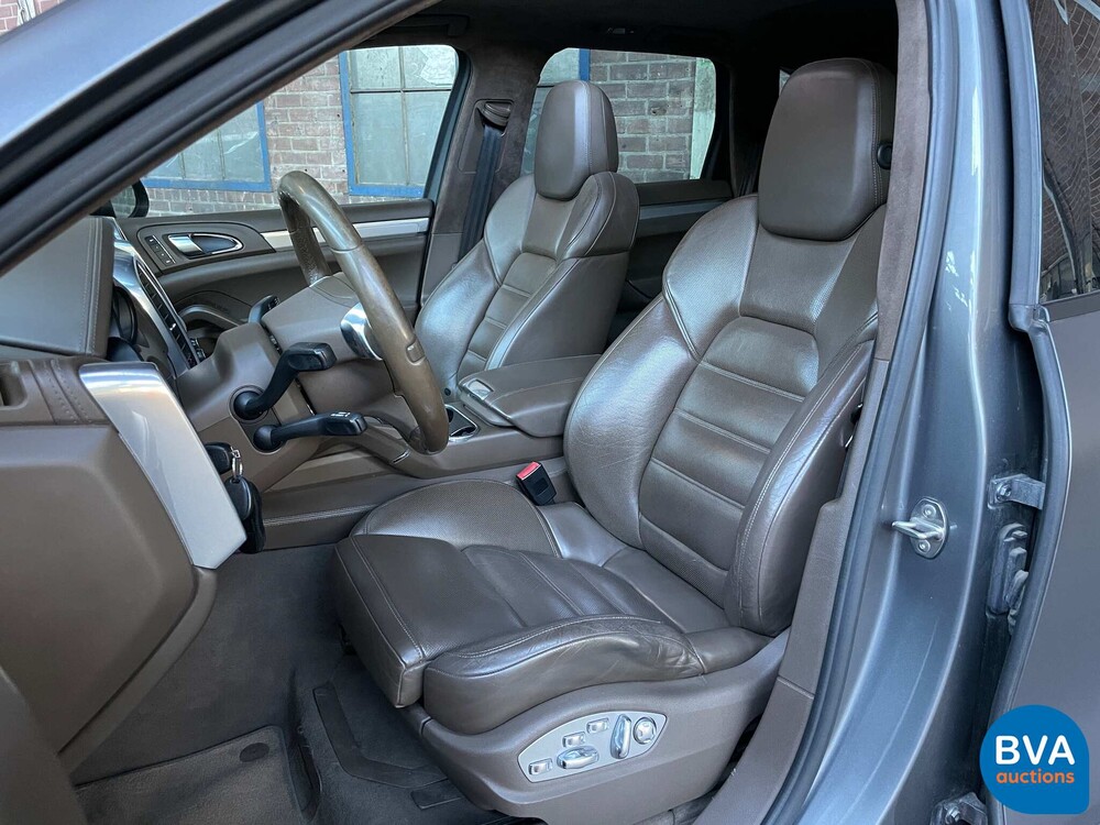 Porsche Cayenne Turbo 4.8 V8 500 PS 2010.
