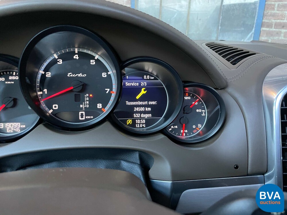 Porsche Cayenne Turbo 4.8 V8 500 PS 2010.