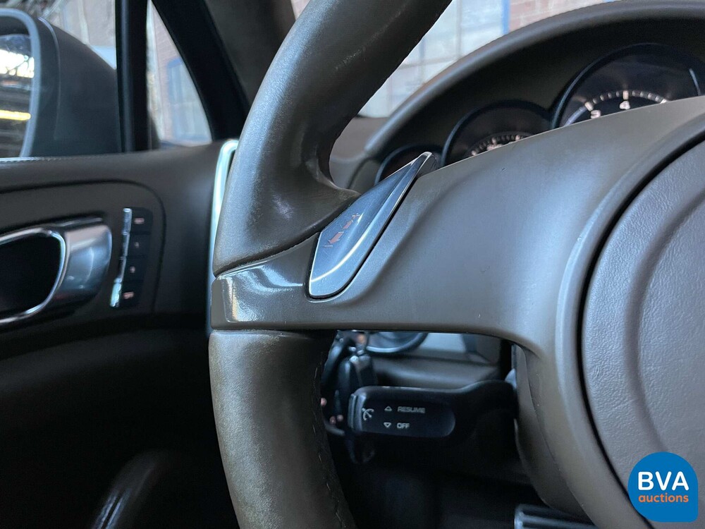 Porsche Cayenne Turbo 4.8 V8 500 PS 2010.