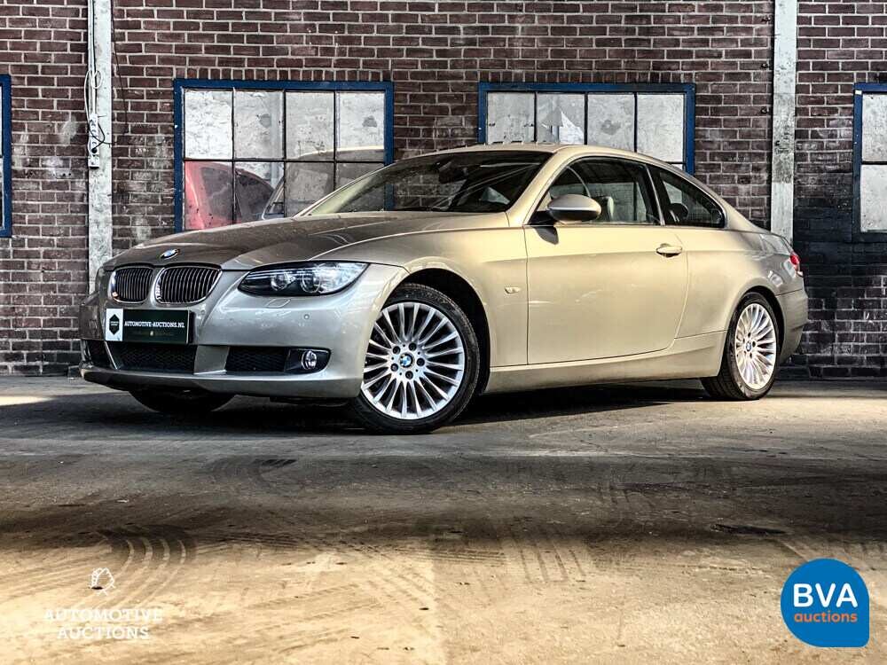 BMW 320i Coupé 163PS 3er 2007.