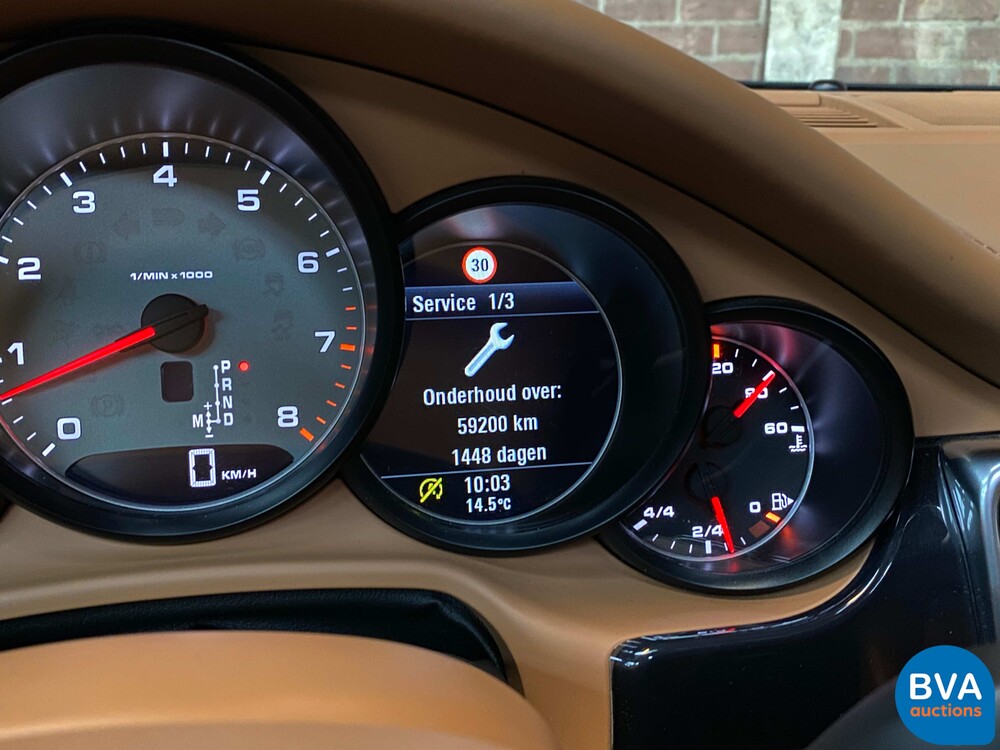 Porsche Panamera 4S 3.0 V6 420hp 2014, J-540-NJ.