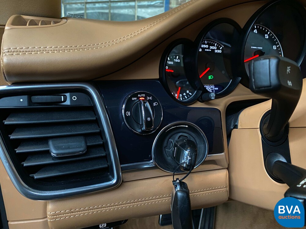Porsche Panamera 4S 3.0 V6 420hp 2014, J-540-NJ.