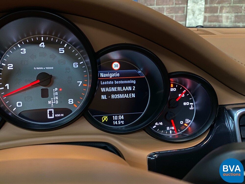 Porsche Panamera 4S 3.0 V6 420hp 2014, J-540-NJ.