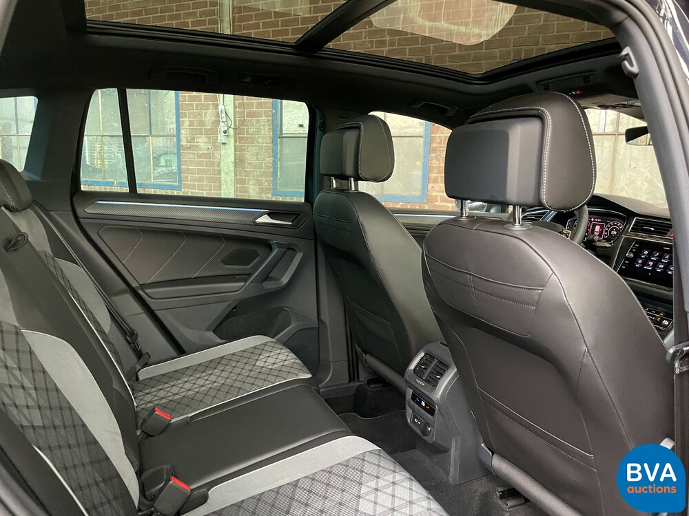 Volkswagen Tiguan 1.5 TSI R-Line 2021 -Org. NL-Warranty, N-982-RJ.