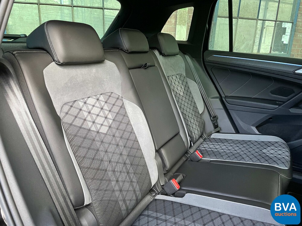 Volkswagen Tiguan 1.5 TSI R-Line 2021 -Org. NL-Warranty, N-982-RJ.