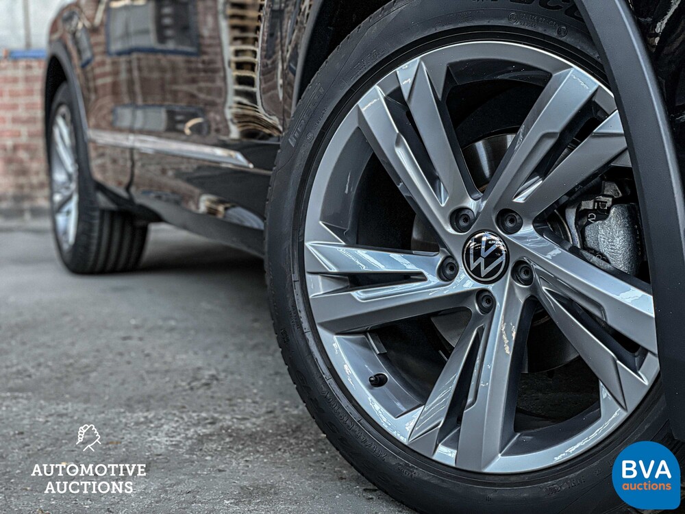 Volkswagen Tiguan 1.5 TSI R-Line 2021 -Org. NL-Warranty, N-982-RJ.