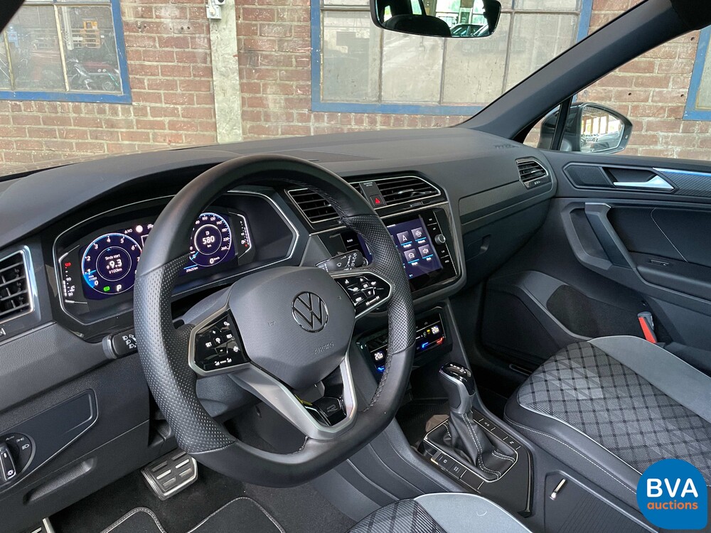 Volkswagen Tiguan 1.5 TSI R-Line 2021 -Org. NL-Warranty, N-982-RJ.