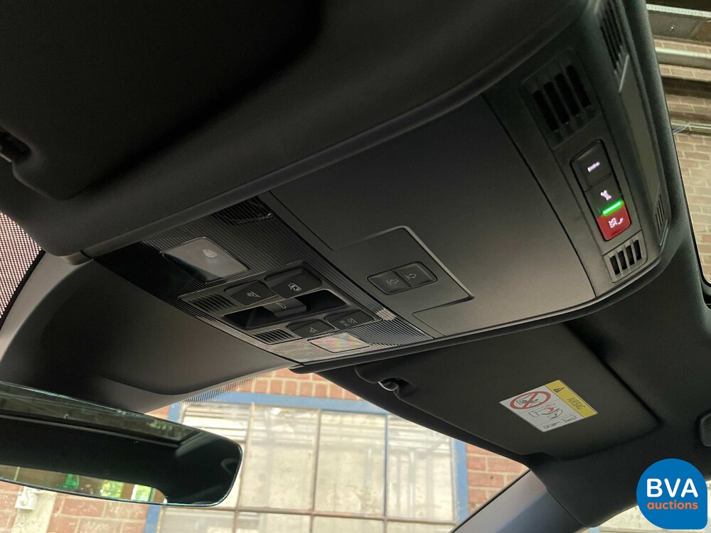 Volkswagen Tiguan 1.5 TSI R-Line 2021 -Org. NL-Warranty, N-982-RJ.