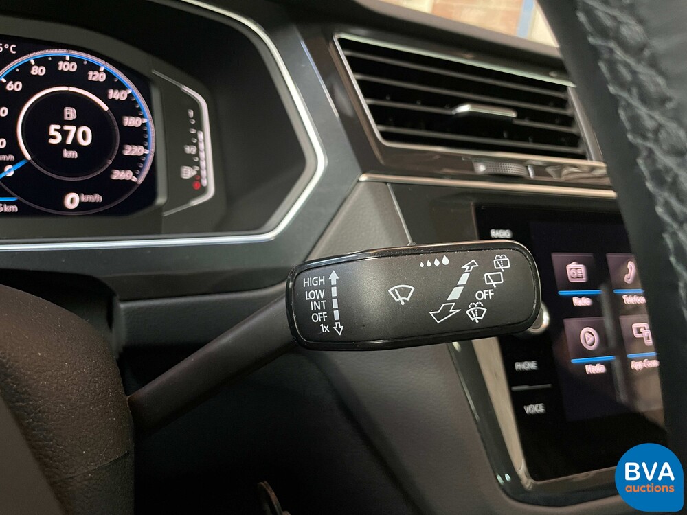 Volkswagen Tiguan 1.5 TSI R-Line 2021 -Org. NL-Warranty, N-982-RJ.