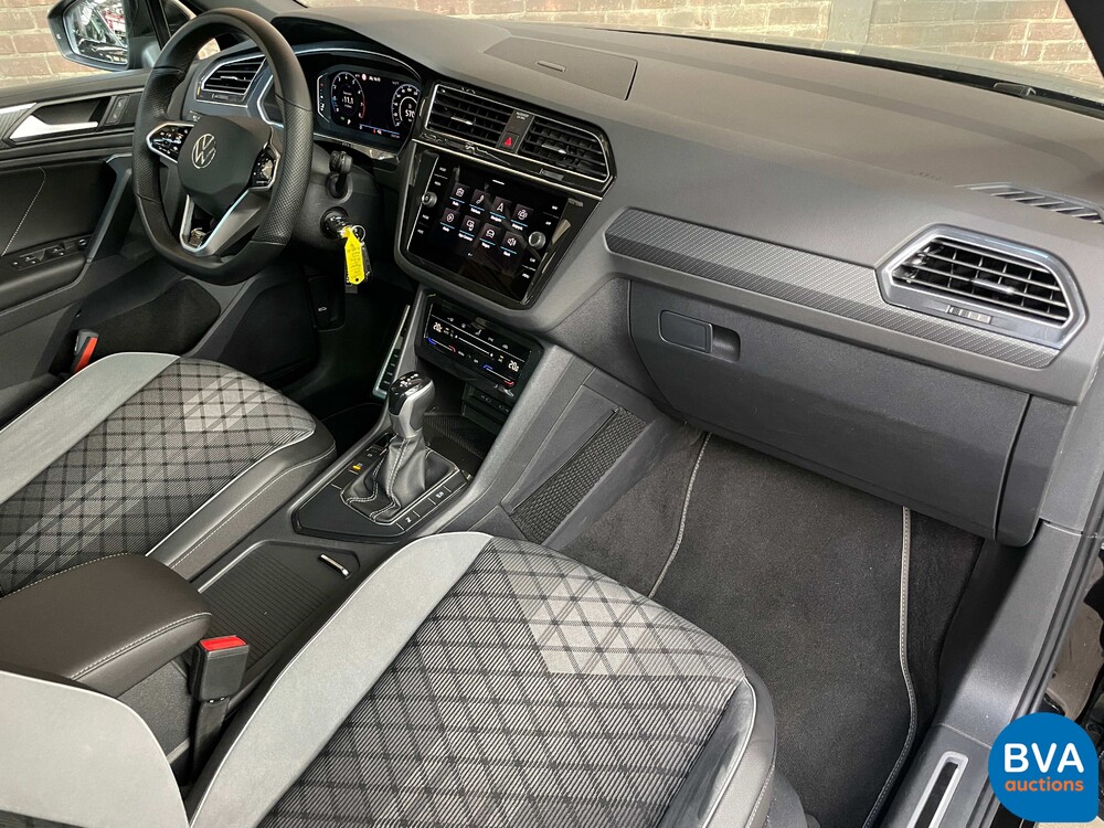 Volkswagen Tiguan 1.5 TSI R-Line 2021 -Org. NL-Warranty, N-982-RJ.