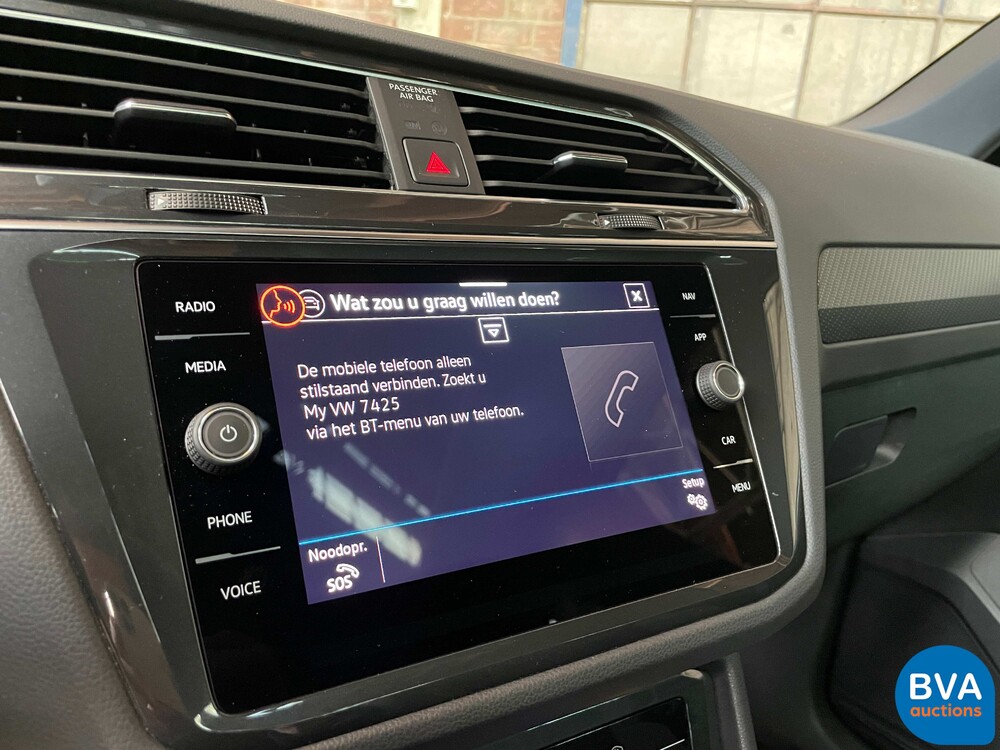 Volkswagen Tiguan 1.5 TSI R-Line 2021 -Org. NL-Warranty, N-982-RJ.