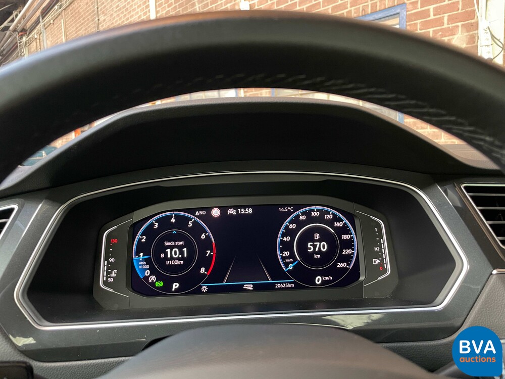 Volkswagen Tiguan 1.5 TSI R-Line 2021 -Org. NL-Warranty, N-982-RJ.