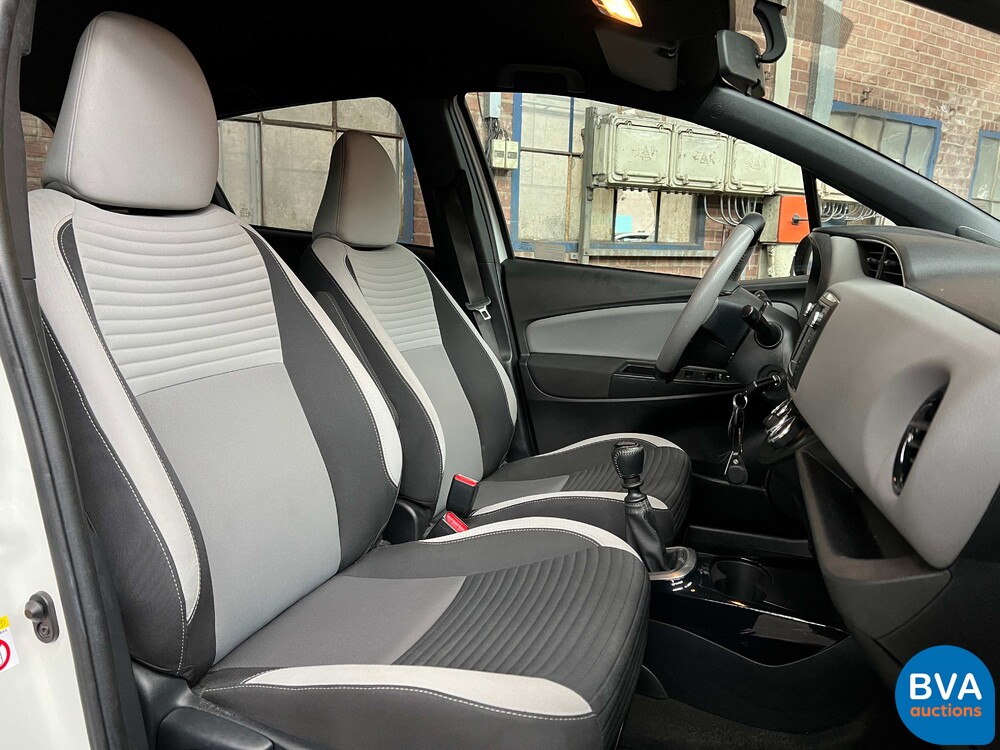 Toyota Yaris 1.3 VVT-i Trend Bi-Tone 99pk 2017, G-741-GF 