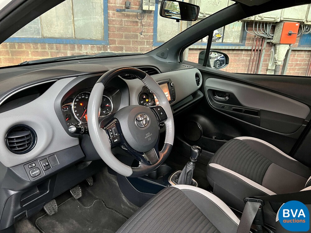 Toyota Yaris 1.3 VVT-i Trend Bi-Tone 99pk 2017, G-741-GF 