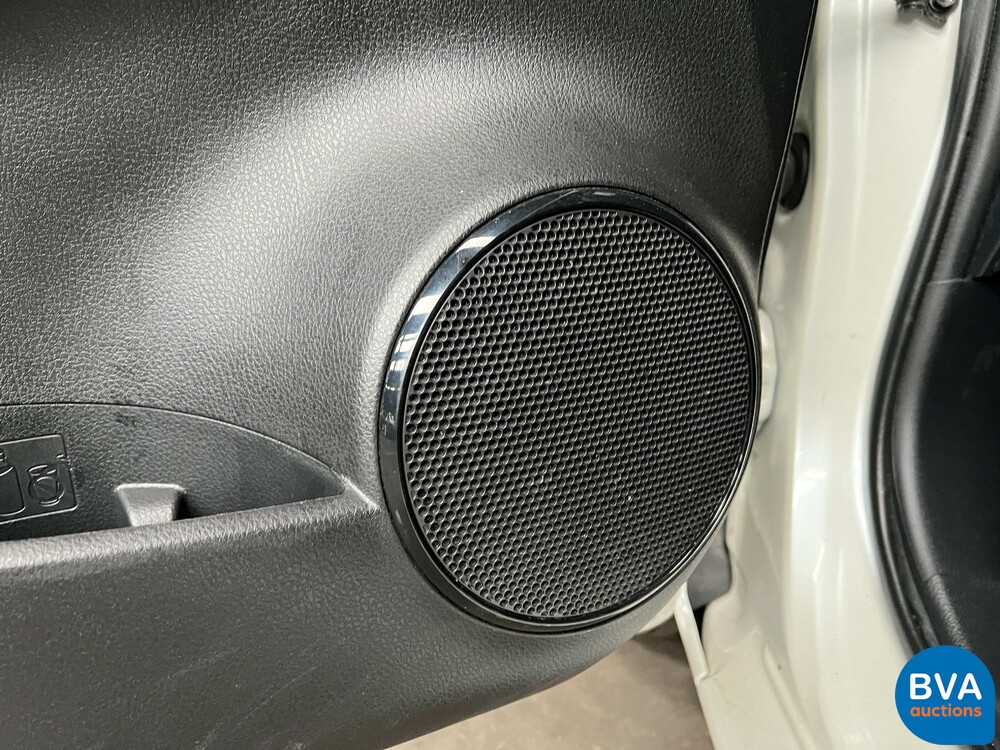 Toyota Yaris 1.3 VVT-i Trend Bi-Tone 99pk 2017, G-741-GF 