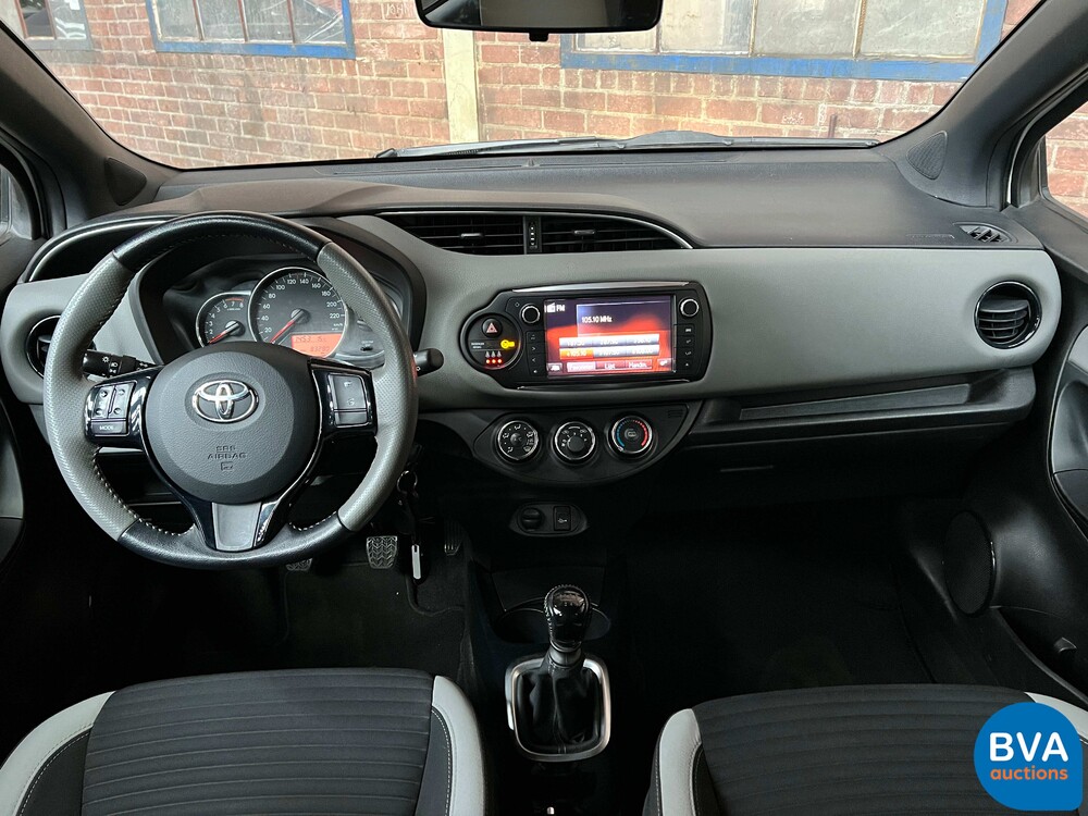 Toyota Yaris 1.3 VVT-i Trend Bi-Tone 99pk 2017, G-741-GF 