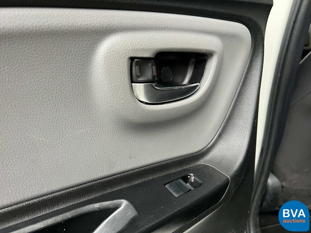 Toyota Yaris 1.3 VVT-i Trend Bi-Tone 99pk 2017, G-741-GF 