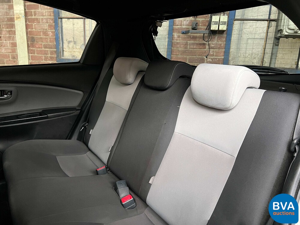 Toyota Yaris 1.3 VVT-i Trend Bi-Tone 99pk 2017, G-741-GF 