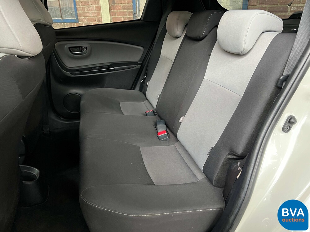 Toyota Yaris 1.3 VVT-i Trend Bi-Tone 99pk 2017, G-741-GF 