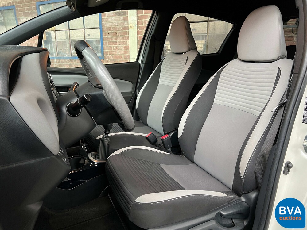 Toyota Yaris 1.3 VVT-i Trend Bi-Tone 99pk 2017, G-741-GF 