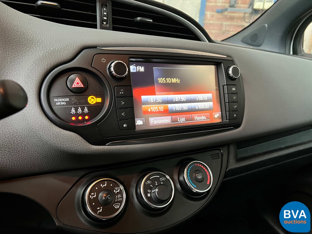 Toyota Yaris 1.3 VVT-i Trend Bi-Tone 99pk 2017, G-741-GF 