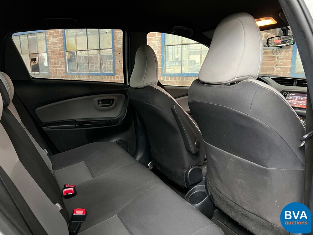 Toyota Yaris 1.3 VVT-i Trend Bi-Tone 99pk 2017, G-741-GF 