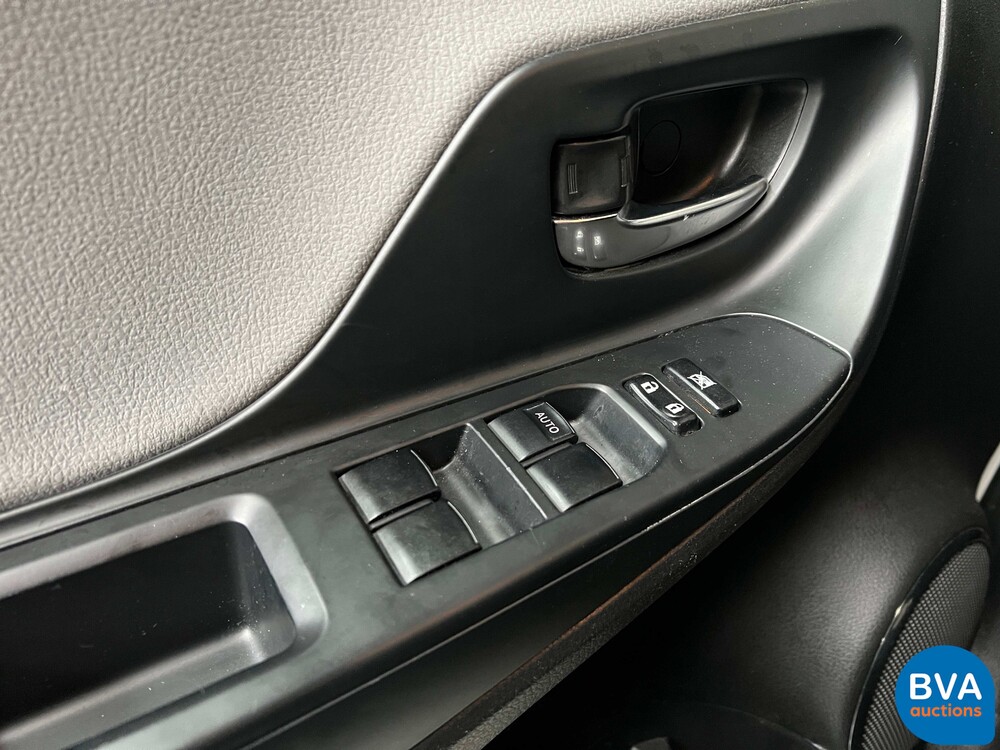 Toyota Yaris 1.3 VVT-i Trend Bi-Tone 99pk 2017, G-741-GF 