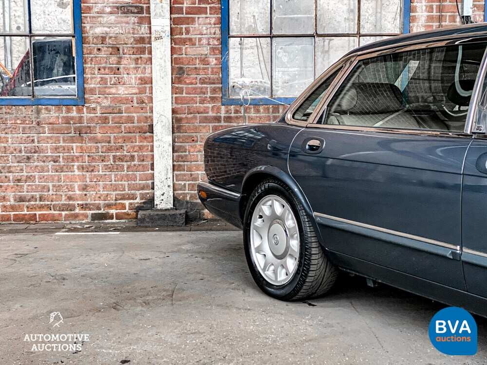 Daimler Super V8 Lang 370PS 2001.