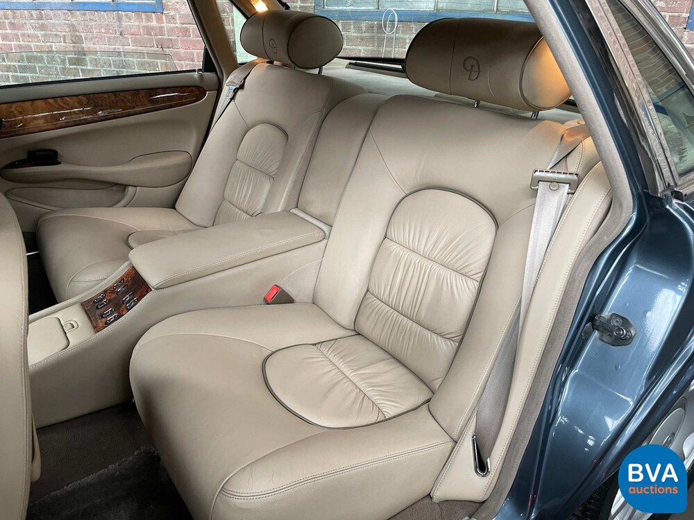 Daimler Super V8 Lang 370PS 2001.